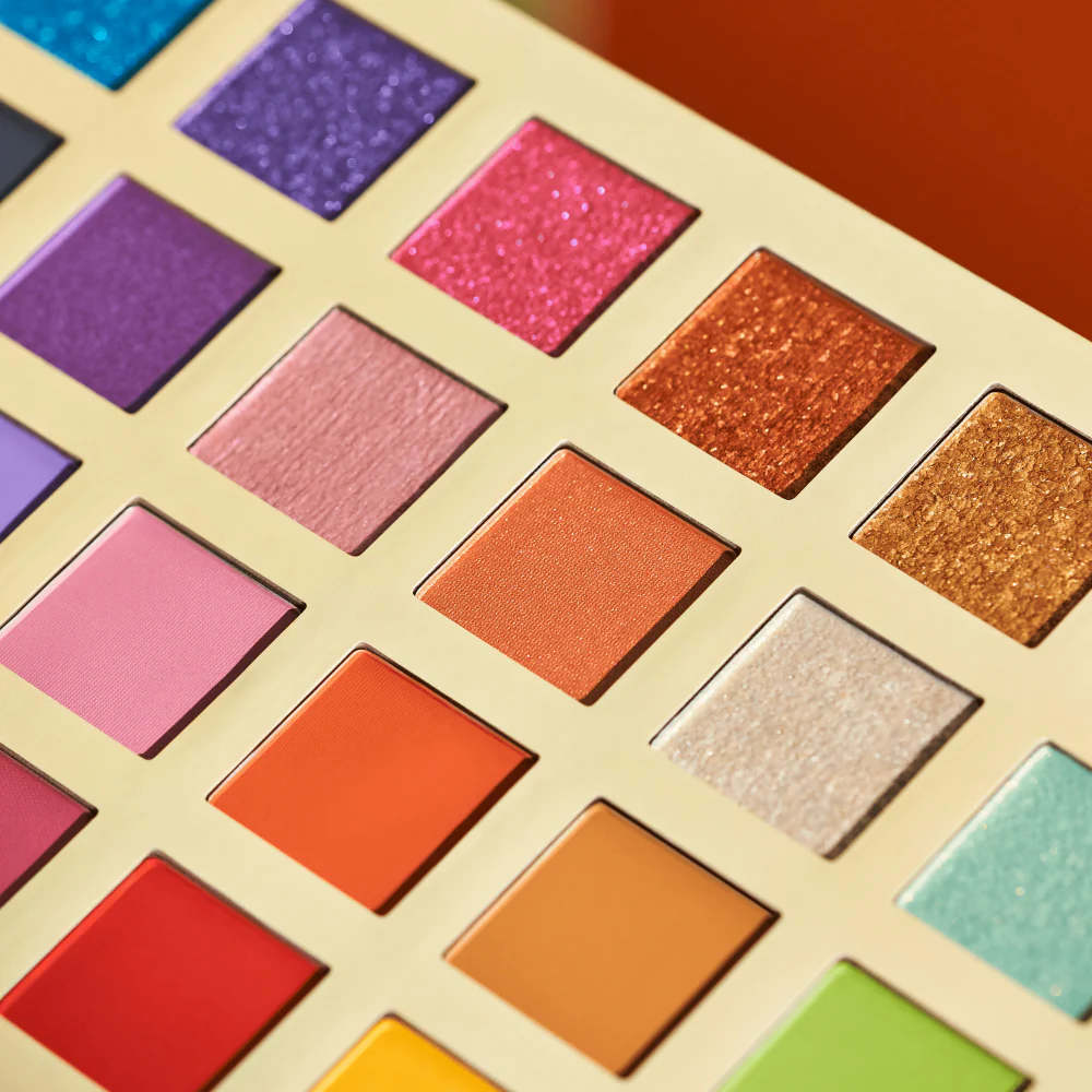 the art gallery eyeshadow & eyeliner palette - Image 11